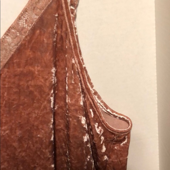 Tank top - Picture 4 of 9